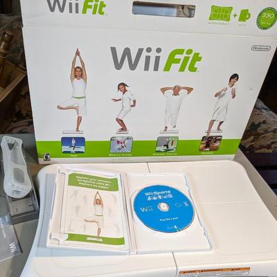 Nintendo Wii Fit Console, Balance Board, Games included