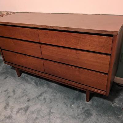Stanley Distinctive Furniture Dresser