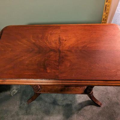 Lovely Muscoda Mfg Co Walnut Quarter Sewn Side Table