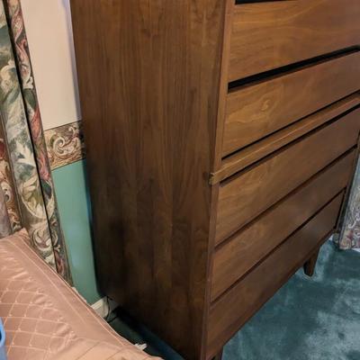 Stanley Distinctive Furniture Dresser