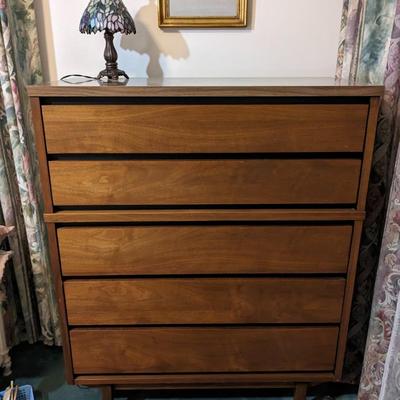 Stanley Distinctive Furniture Dresser