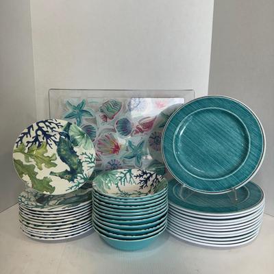 283 Large Lot of Melamine Dinnerware Set