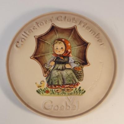 Goebel Collector's Club Porcelain Disk- 1978 Edition No. 2