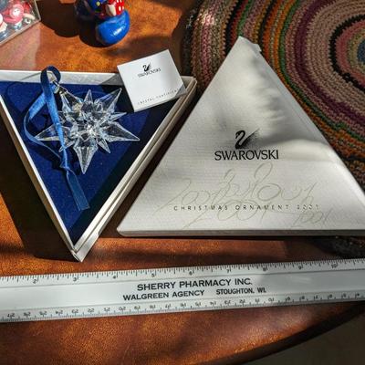 SWAROVSKI Crystal 2001 Christmas Snowflake Ornament