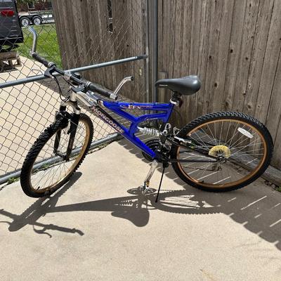 MONGOOSE EFX ALUMINUM 21 SPEED MOUNTAIN BIKE