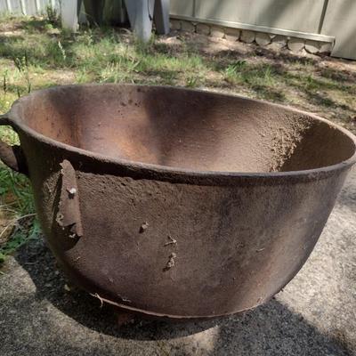Antique Cast Iron Large Wash Pot Cauldron (MB)