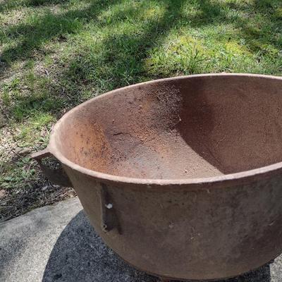 Antique Cast Iron Large Wash Pot Cauldron (MB)