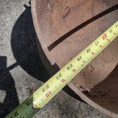 Antique Cast Iron Large Wash Pot Cauldron (MB)