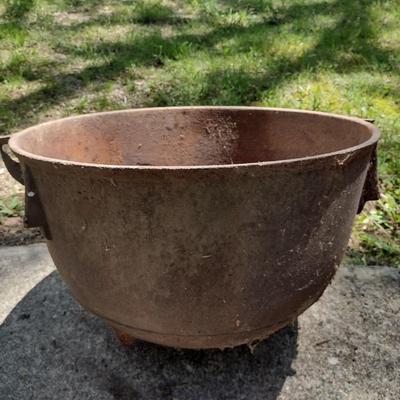 Antique Cast Iron Large Wash Pot Cauldron (MB)