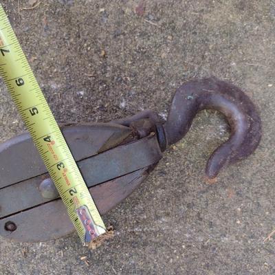 Vintage Wood Barn Pulley Ship's Block (MB)
