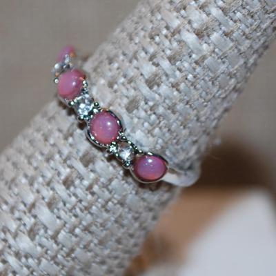 Size 7½ 5 Light Pink Stones Ring with Clear Accents Stones In-Between (2.1g)