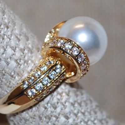 Size 7 Large White Faux Pearl Ring with Side "Rings" Accents on a ,925 Gold Plated Band (7.3g)