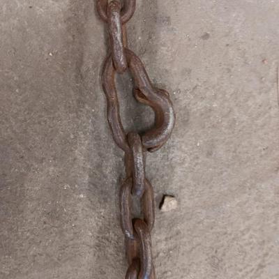 Approx. 17-foot tow chain with center swivel - Hook on each end