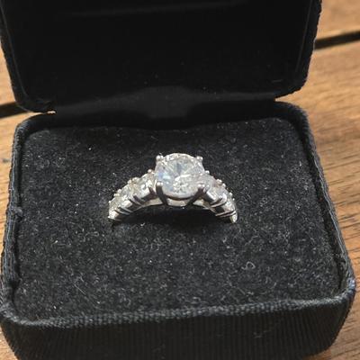 Beautiful Sterling Silver & Cubic Zirconia Ring