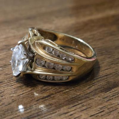 10k Gold and Cubic Zirconia Ring