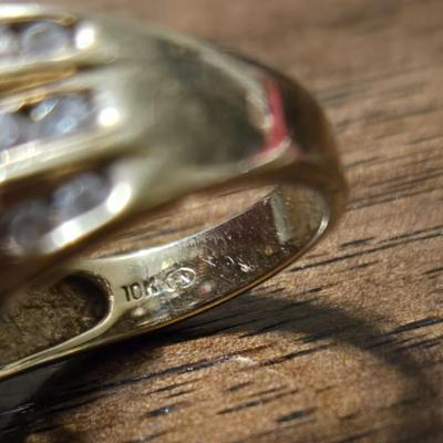 10k Gold and Cubic Zirconia Ring