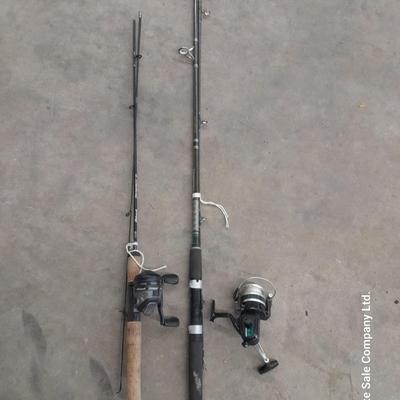 Two fishing poles - Gamefisher 3000 Model 6'-6