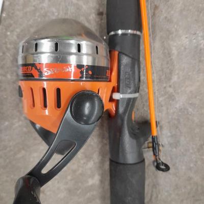 Two Zebco Splash 6' 0" Medium Action Fishing Poles - 2-piece Rods