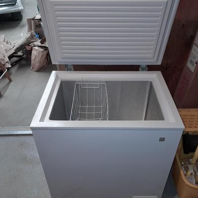 Free standing General Electric Food Freezer 5.0 Cu. Ft.