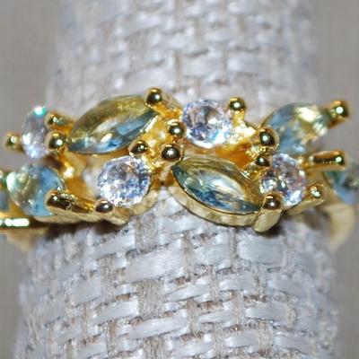 Size 7¼ Double Tiered Setting with Staggered Stone Assortment Ring on a Gold Tone Band (3.0g)
