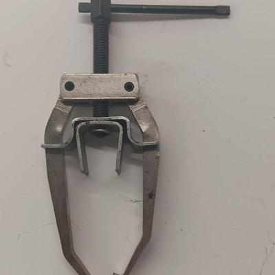 PowerbuII Valve Spring compressor & K-D 2294 heavy-duty gear puller