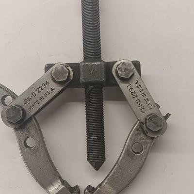 PowerbuII Valve Spring compressor & K-D 2294 heavy-duty gear puller