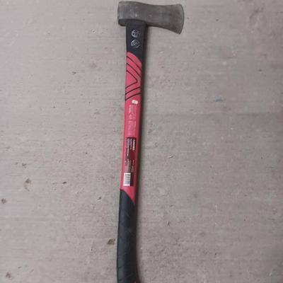 Husky 3.5 LB Single bit Axe with Fiberglass Handle