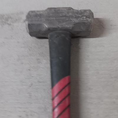 Husky 10 LB Sledgehammer with fiberglass handle