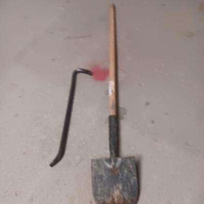 Jackson Pony irrigation shovel - and a crowbar