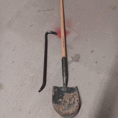 Jackson Pony irrigation shovel - and a crowbar