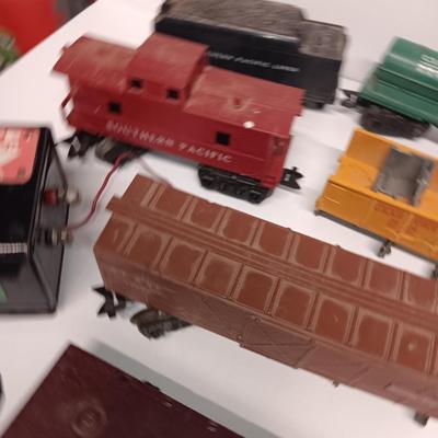 Marx 666 Die- Cast Steam Locomotive Engine Smoker Santa FE train & track set