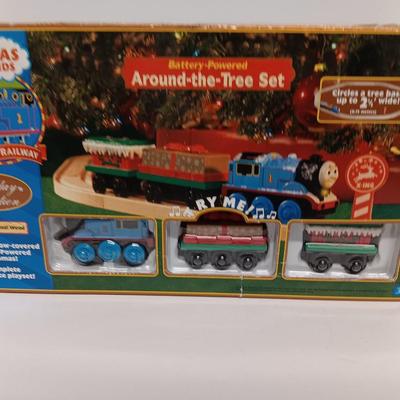 Thomas & Friends around-the-tree set Battery powered