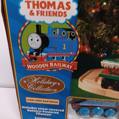 Thomas & Friends around-the-tree set Battery powered