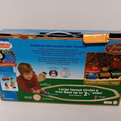 Thomas & Friends around-the-tree set Battery powered