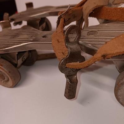 Kingston 612 Clipper Antique metal roller skates
