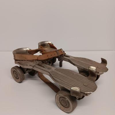 Kingston 612 Clipper Antique metal roller skates