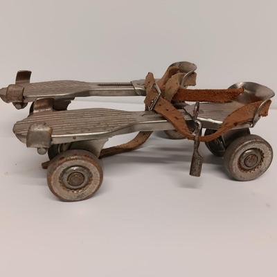 Kingston 612 Clipper Antique metal roller skates