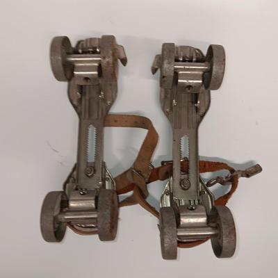 Kingston 612 Clipper Antique metal roller skates