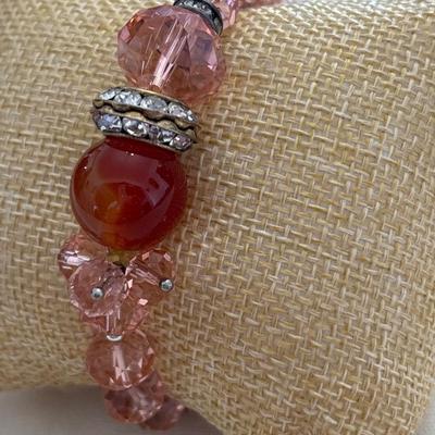 Crystal stretchy bracelet with Glass bead