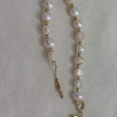 Pearl and gold tone bracelet with crystals, bee charm