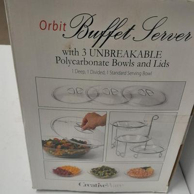 Creative ware Lightly used Orbit Buffest server with 3 unbreakable Polycarbonate bowls and lids