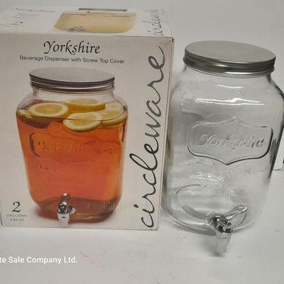 Circle ware Lightly used Yorkshire Beverage Despencer with screw top cover