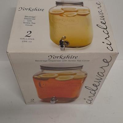Circle ware Lightly used Yorkshire Beverage Despencer with screw top cover