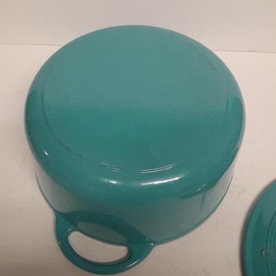 Beautiful cast iron FIESTA pot with lid