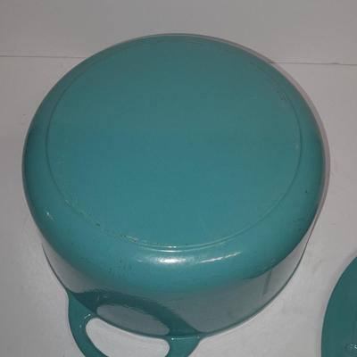 Beautiful cast iron FIESTA pot with lid