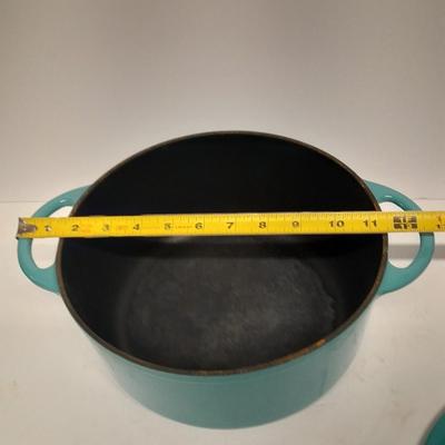Beautiful cast iron FIESTA pot with lid