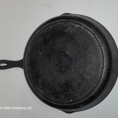 10" Lodge cast iron skillet