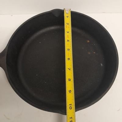 10" Lodge cast iron skillet