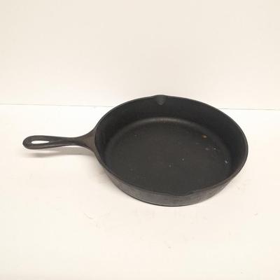 10" Lodge cast iron skillet