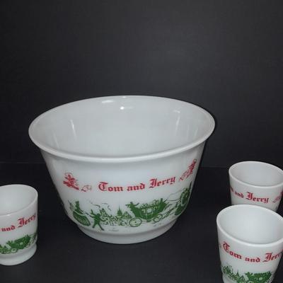 Antique vintage Tom & Jerry's punch bowl with 12 Tom & Jerry's Mugs